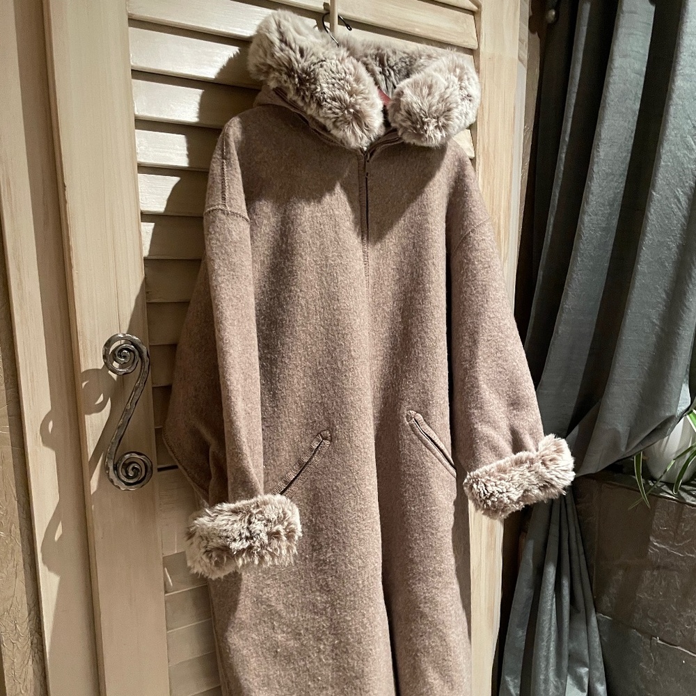 Lundstrom LaParka Hooded Coat with Faux Fur Trim Sz L